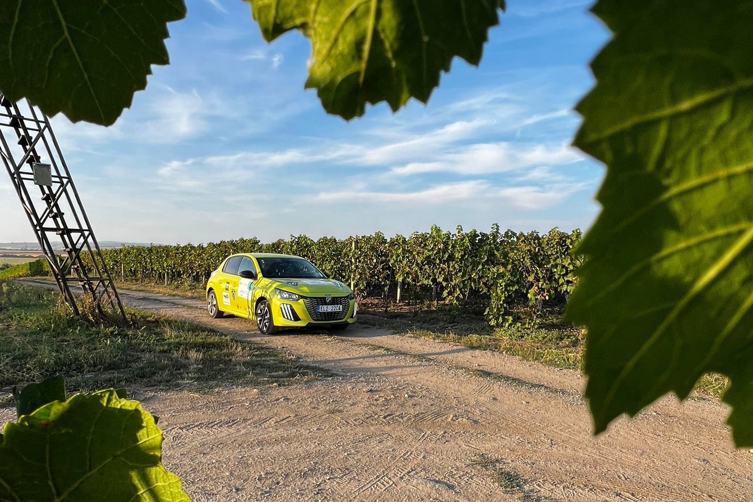 ECORALLY HUSTOPEČE: FOTO PEUGEOT